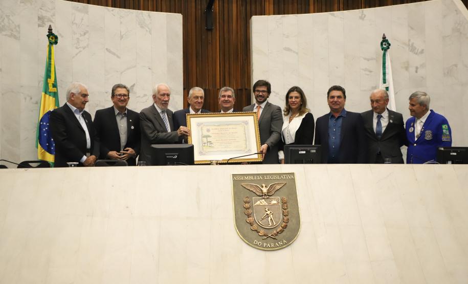 Piana participa da entrega do título de Cidadão Honorário do Paraná a Paulo Pennacchi