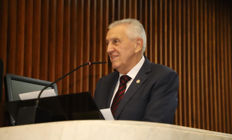 Piana participa da entrega do título de Cidadão Honorário do Paraná a Paulo Pennacchi