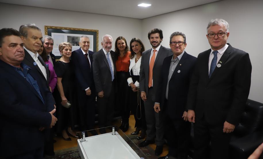 Piana participa da entrega do título de Cidadão Honorário do Paraná a Paulo Pennacchi