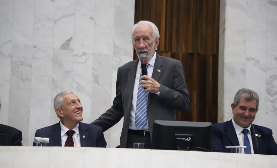 Piana participa da entrega do título de Cidadão Honorário do Paraná a Paulo Pennacchi