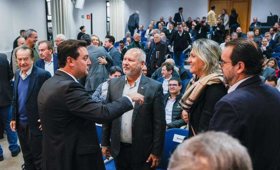 Estado e Ocepar assinam acordo ambiental; cooperativas vão faturar R$ 500 bilhões até 2030