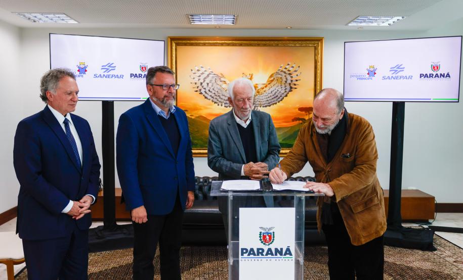 Sanepar e Pequeno Príncipe assinam parceria para pesquisa de efluentes hospitalares