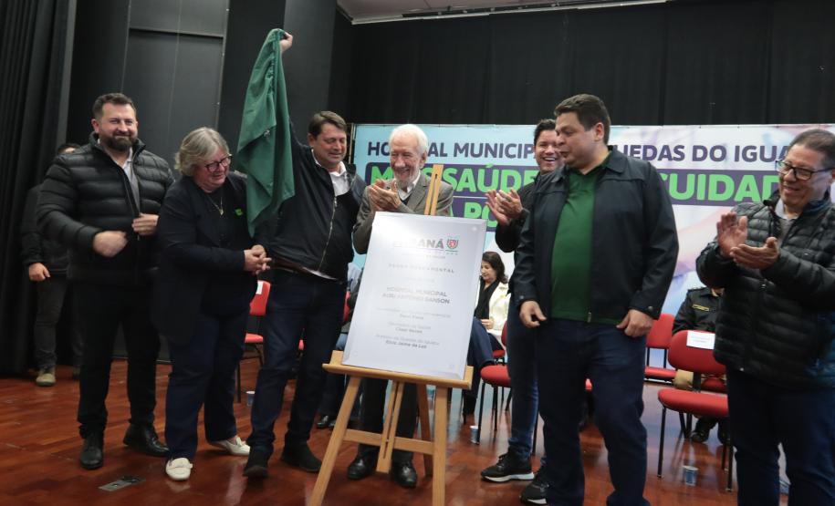 Governo inaugura obras e anuncia novos investimentos para Quedas do Iguaçu