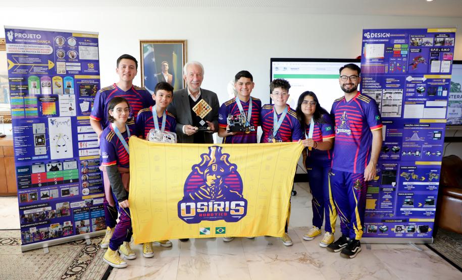 Piana parabeniza equipe paranaense de robótica premiada em torneio nos EUA