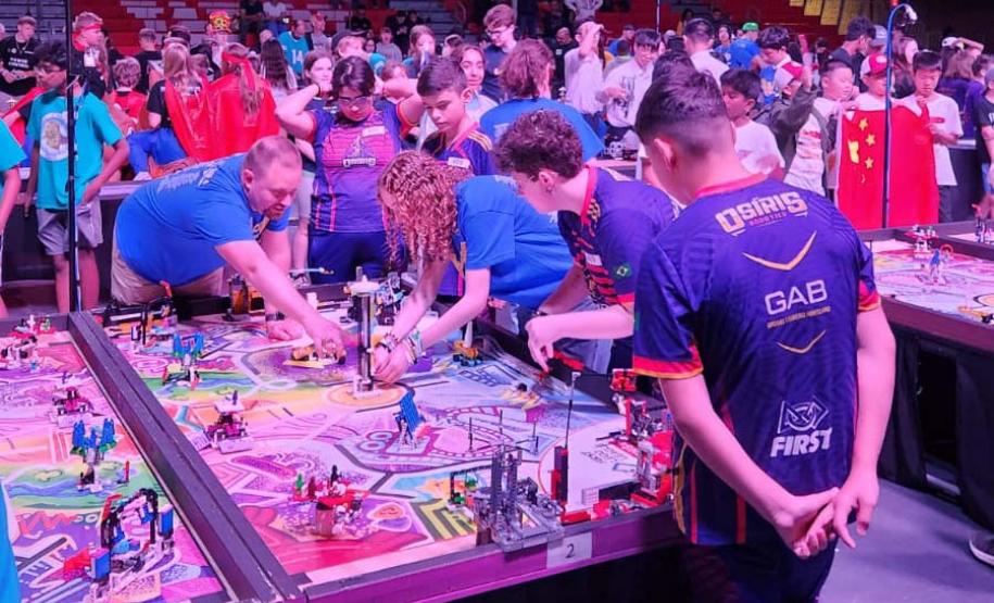 Piana parabeniza equipe paranaense de robótica premiada em torneio nos EUA