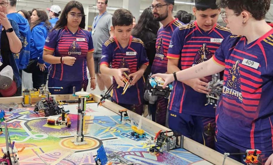 Piana parabeniza equipe paranaense de robótica premiada em torneio nos EUA