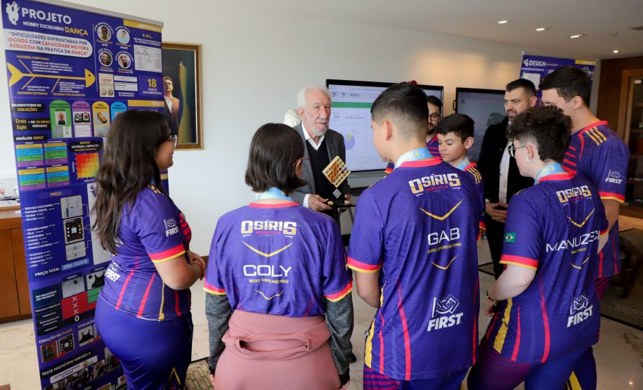 Piana parabeniza equipe paranaense de robótica premiada em torneio nos EUA