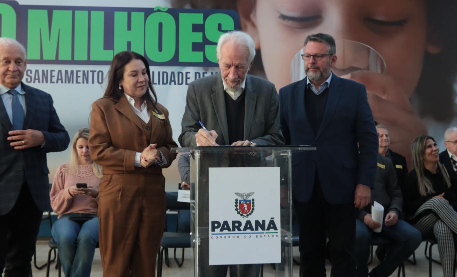 Sanepar investe R$ 680 milhões em obras de água e esgoto em dezenas de municípios