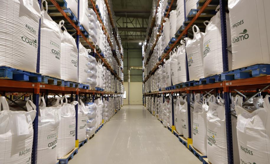 Coamo inaugura fábrica de ração e inicia investimento de R$ 1,7 bilhão para produzir etanol