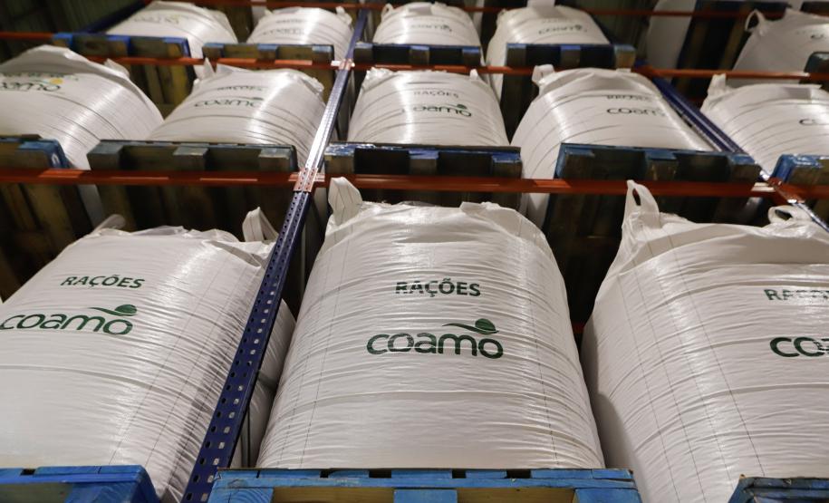 Coamo inaugura fábrica de ração e inicia investimento de R$ 1,7 bilhão para produzir etanol