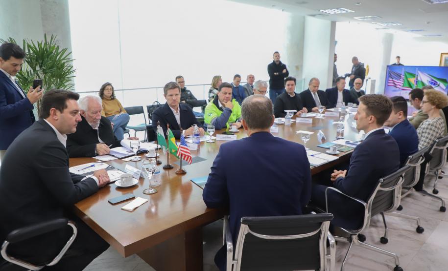 Governador Ratinho Junior apresenta potenciais do Paraná ao cônsul-geral dos EUA