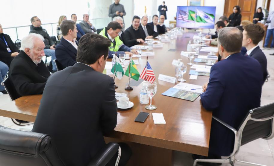 Governador Ratinho Junior apresenta potenciais do Paraná ao cônsul-geral dos EUA