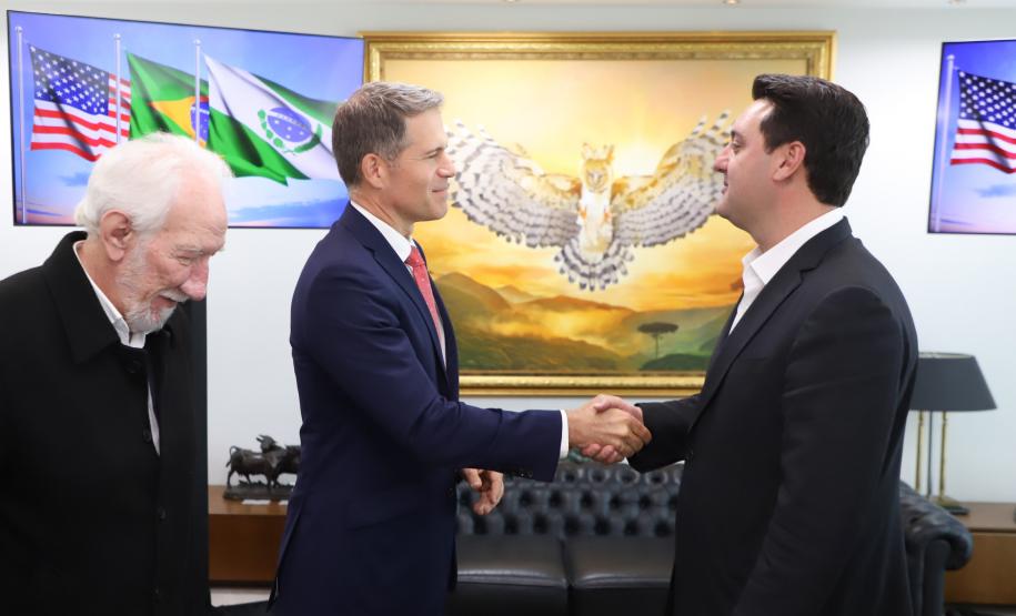 Governador Ratinho Junior apresenta potenciais do Paraná ao cônsul-geral dos EUA