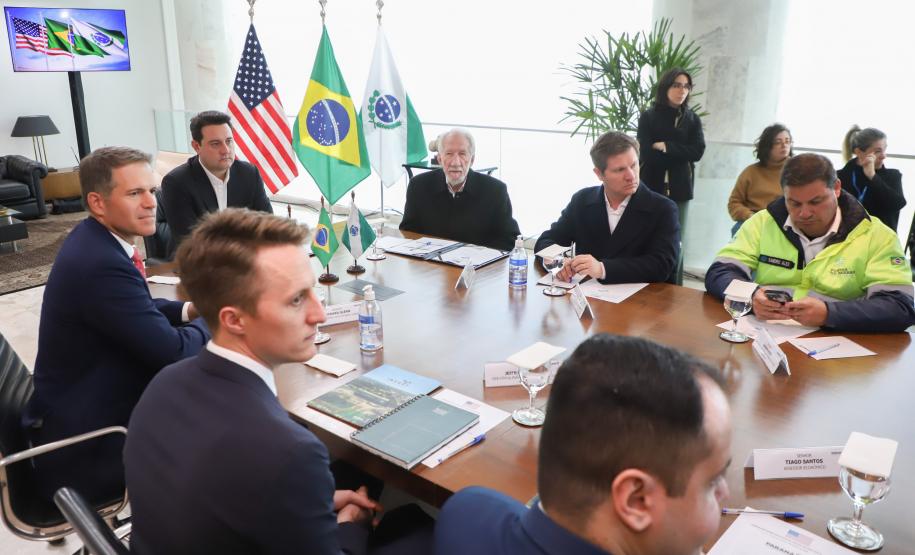 Governador Ratinho Junior apresenta potenciais do Paraná ao cônsul-geral dos EUA
