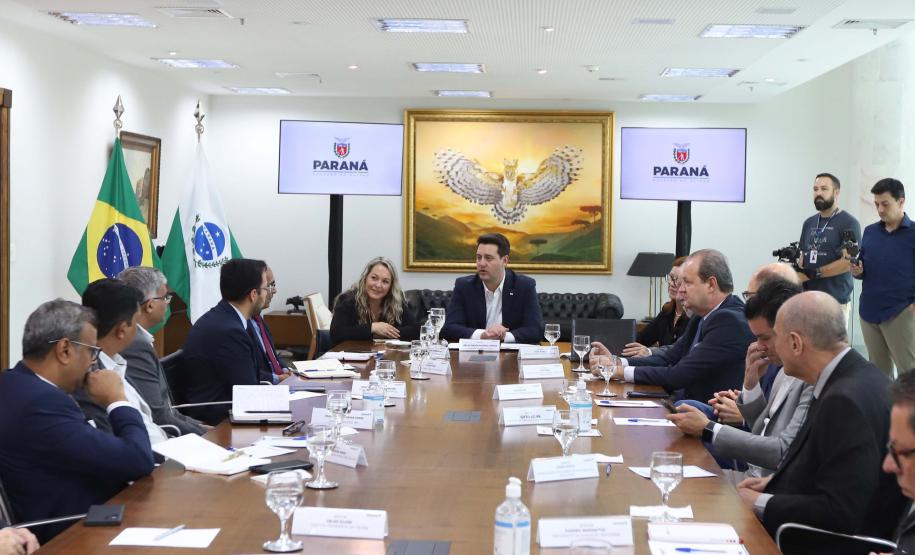 Comitiva da Índia visita Paraná para planejar instalação de supercomputadores