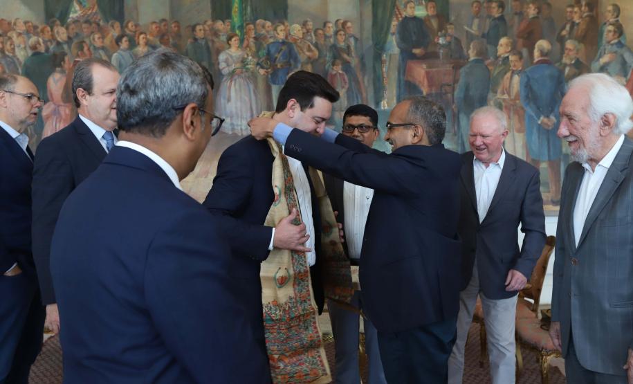 Comitiva da Índia visita Paraná para planejar instalação de supercomputadores