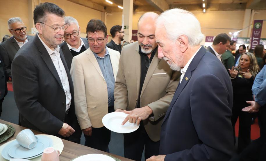 Piana destaca vocação de Campo Largo na produção de louças e cerâmica