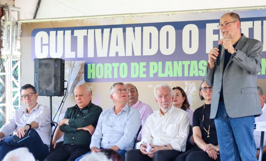 Darci Piana lança horto de plantas medicinais, aromáticas e condimentares em Londrina