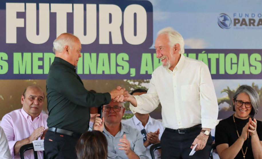 Darci Piana lança horto de plantas medicinais, aromáticas e condimentares em Londrina