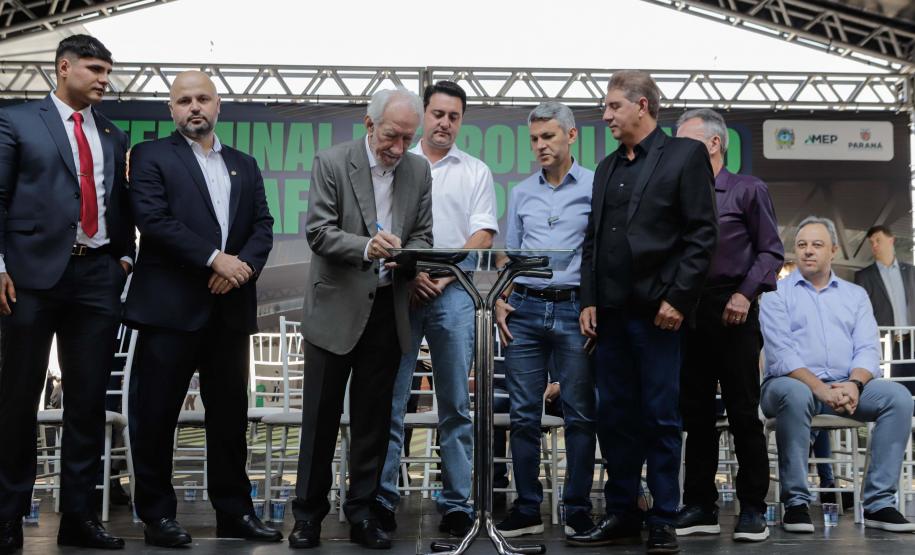 Governador autoriza início da pavimentação entre São José dos Pinhais e Mandirituba