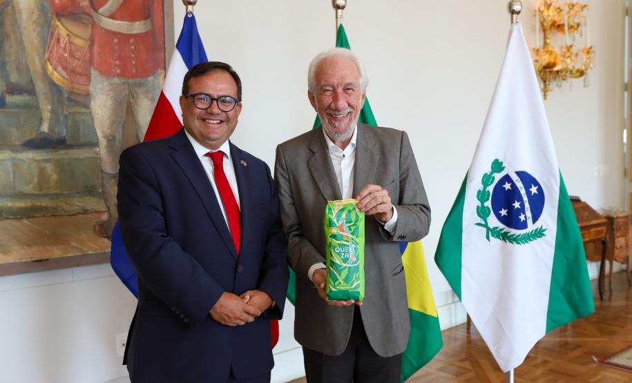 Piana apresenta a embaixador da Costa Rica bons resultados na educação e no turismo