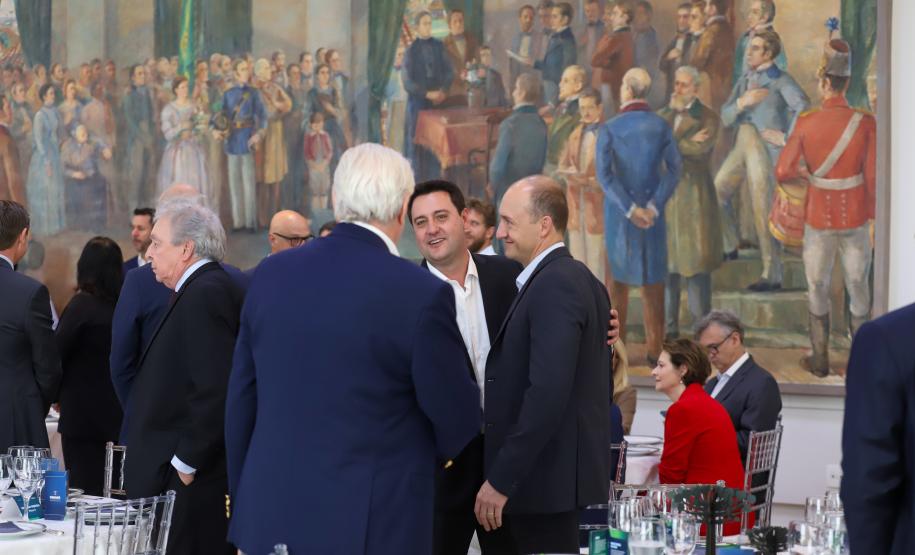 Governador mostra investimentos no Paraná a empresários: R$ 285 bi desde 2019