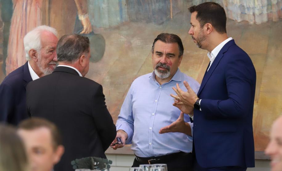 Governador mostra investimentos no Paraná a empresários: R$ 285 bi desde 2019