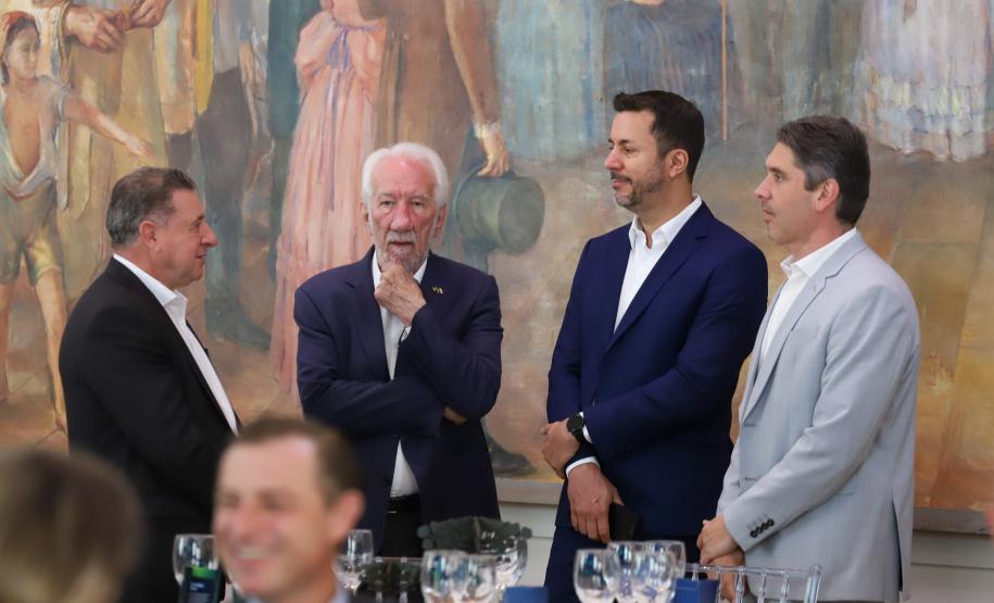 Governador mostra investimentos no Paraná a empresários: R$ 285 bi desde 2019