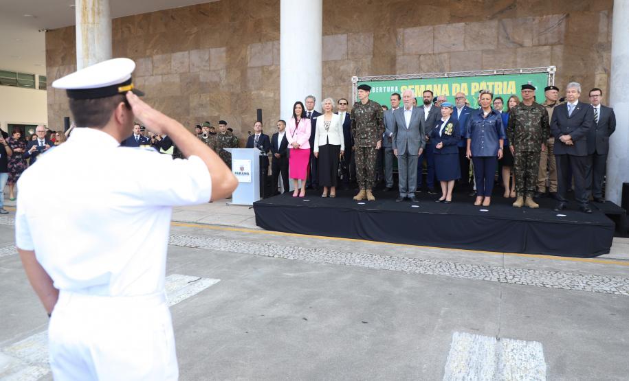 Governo do Estado e Exército abrem comemorações da Semana da Pátria em Curitiba
