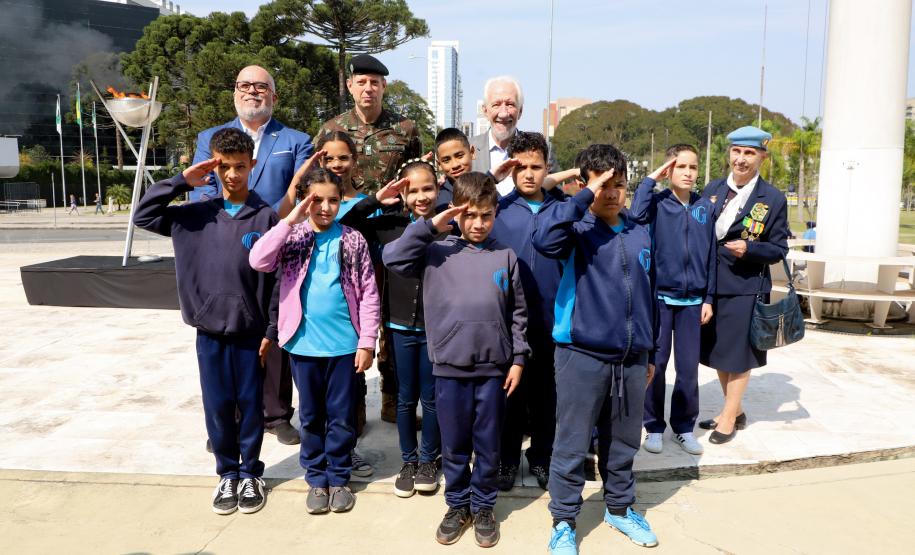 Governo do Estado e Exército abrem comemorações da Semana da Pátria em Curitiba