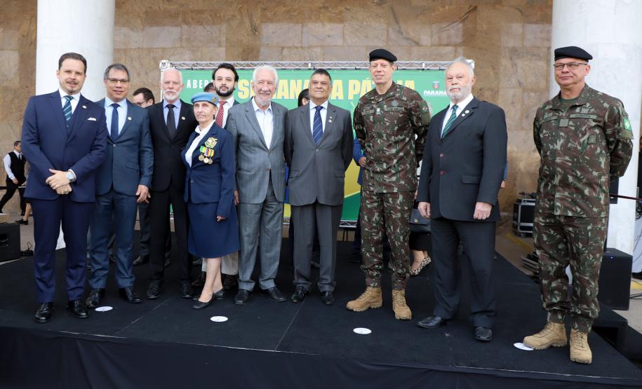 Governo do Estado e Exército abrem comemorações da Semana da Pátria em Curitiba