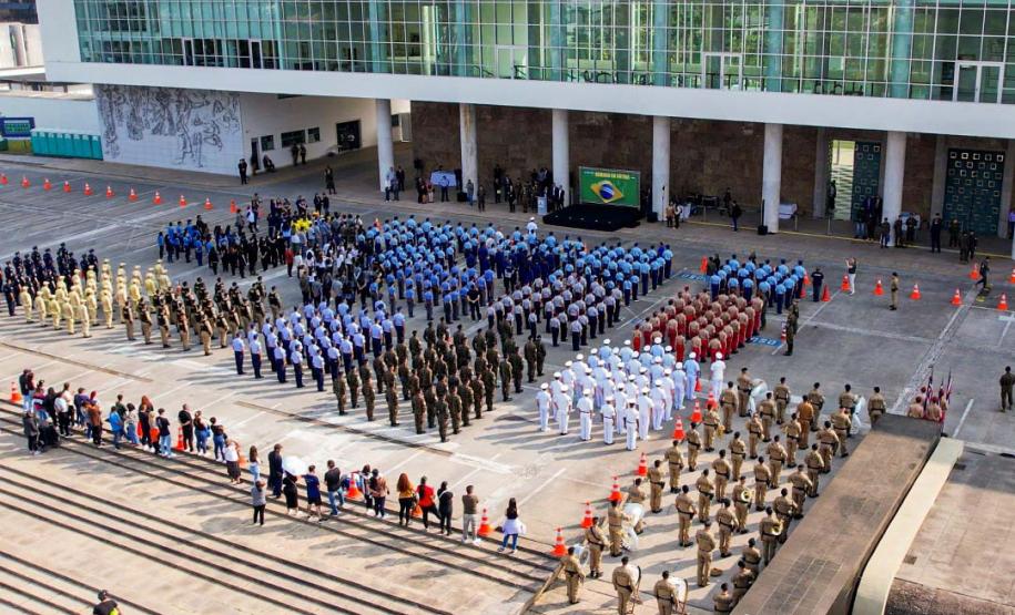 Governo do Estado e Exército abrem comemorações da Semana da Pátria em Curitiba