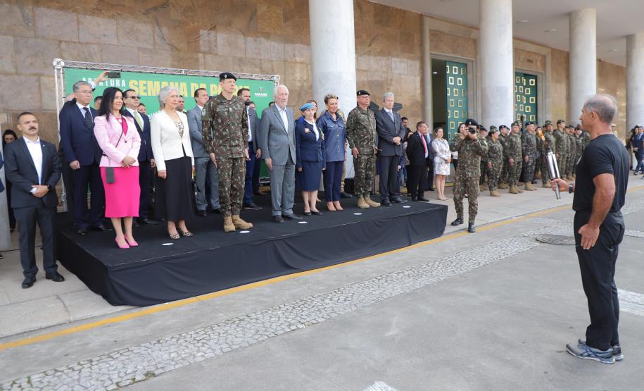 Governo do Estado e Exército abrem comemorações da Semana da Pátria em Curitiba
