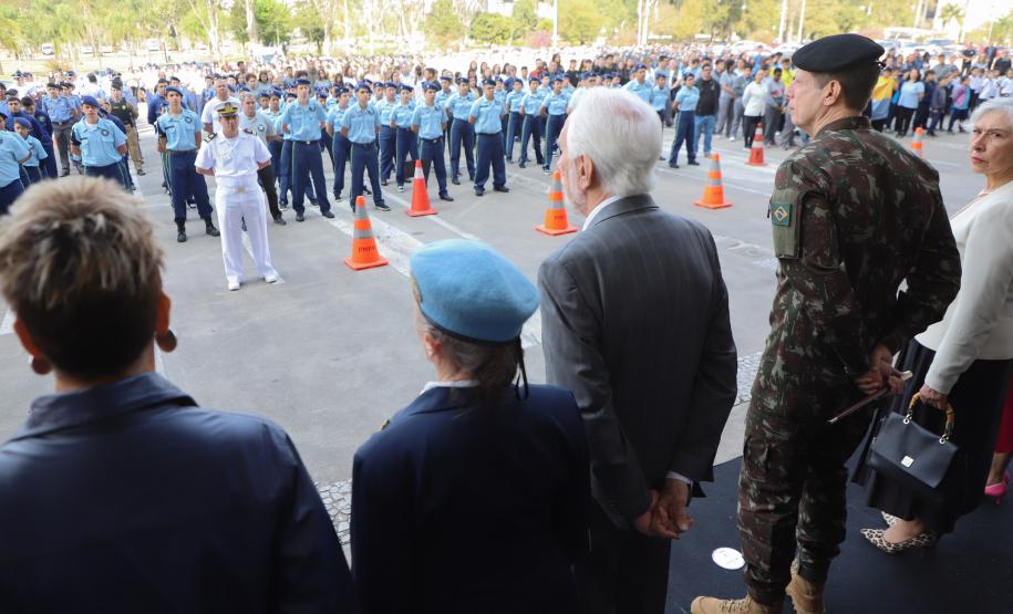 Governo do Estado e Exército abrem comemorações da Semana da Pátria em Curitiba