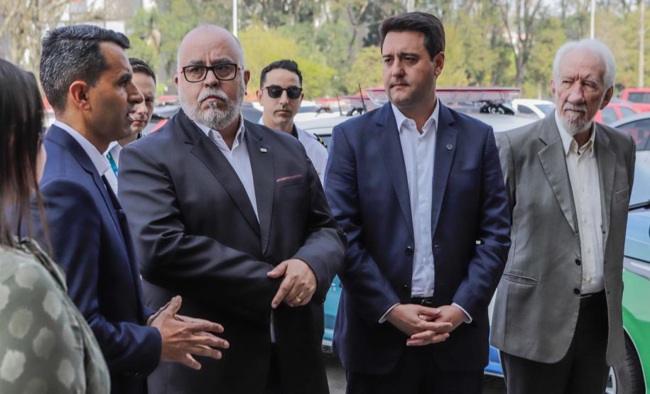 Transplantes de órgãos: Estado entrega veículos e anuncia novos aviões para salvar vidas