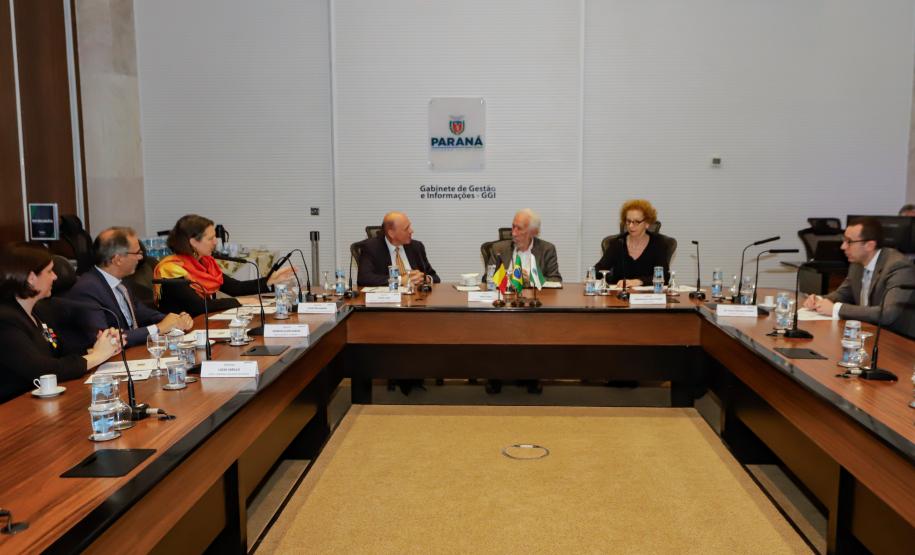 Piana destaca desenvolvimento sustentável do Paraná ao embaixador da Bélgica