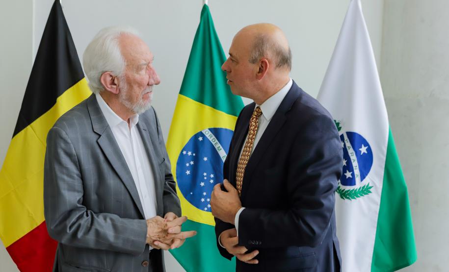 Piana destaca desenvolvimento sustentável do Paraná ao embaixador da Bélgica