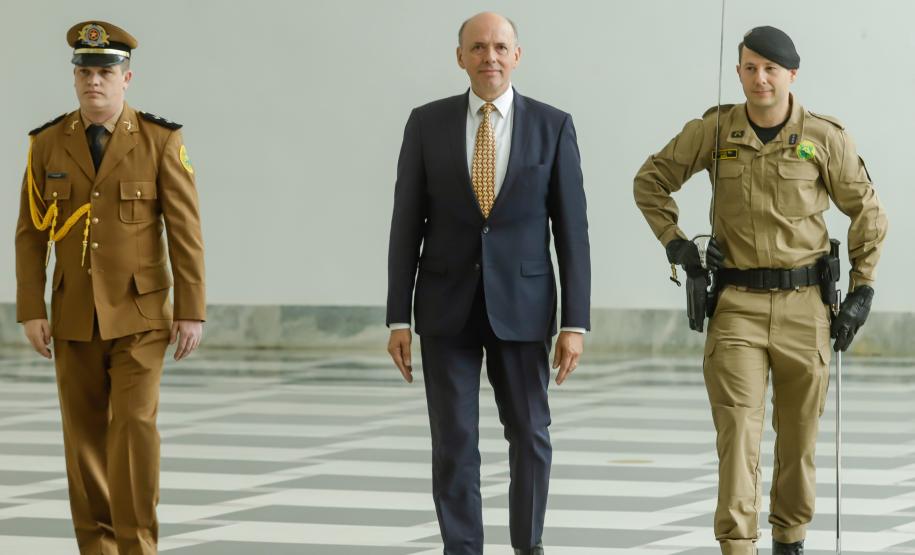 Piana destaca desenvolvimento sustentável do Paraná ao embaixador da Bélgica