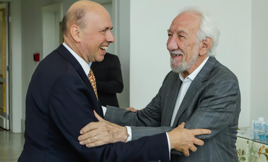 Piana destaca desenvolvimento sustentável do Paraná ao embaixador da Bélgica