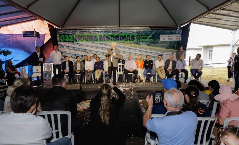 532 famílias de Cafelândia e Nova Aurora recebem as chaves da casa própria