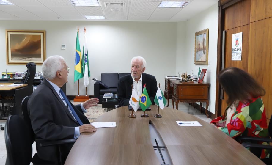 Missão do Paraná é tema de encontro entre vice-governador e embaixador do Chipre