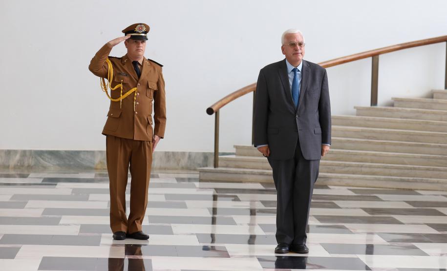 Missão do Paraná é tema de encontro entre vice-governador e embaixador do Chipre