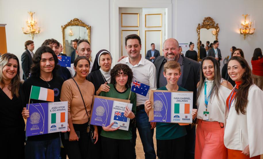 Na maior edição, Ganhando o Mundo enviará 1,2 mil alunos para intercâmbio em 2025