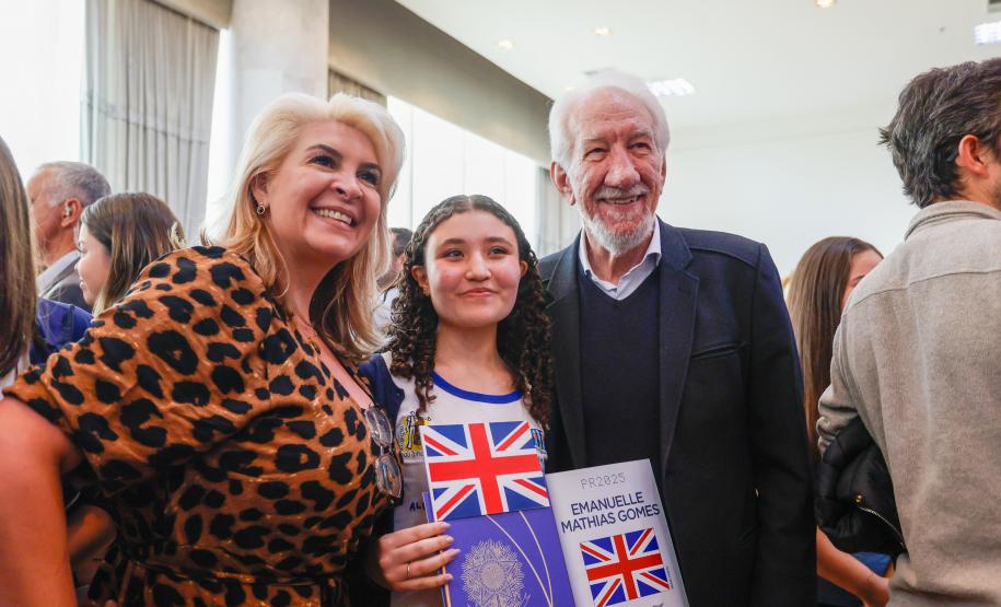 Na maior edição, Ganhando o Mundo enviará 1,2 mil alunos para intercâmbio em 2025