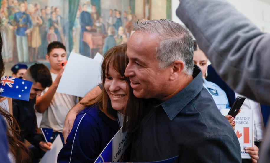 Na maior edição, Ganhando o Mundo enviará 1,2 mil alunos para intercâmbio em 2025