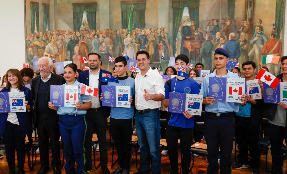 Na maior edição, Ganhando o Mundo enviará 1,2 mil alunos para intercâmbio em 2025