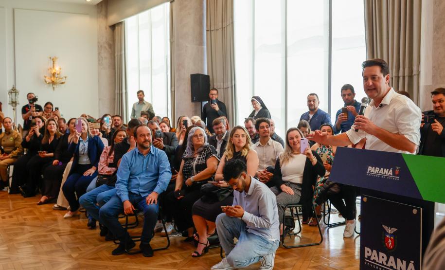 Na maior edição, Ganhando o Mundo enviará 1,2 mil alunos para intercâmbio em 2025