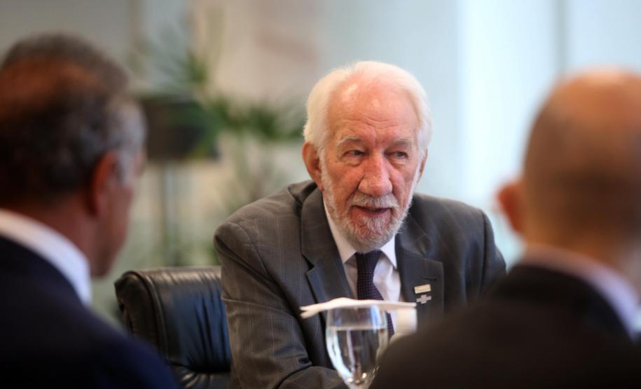 Darci Piana assume o Governo do Paraná até sábado.