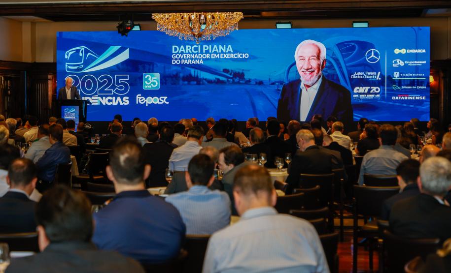 Darci Piana destaca turismo paranaense a empresários do transporte de passageiros
