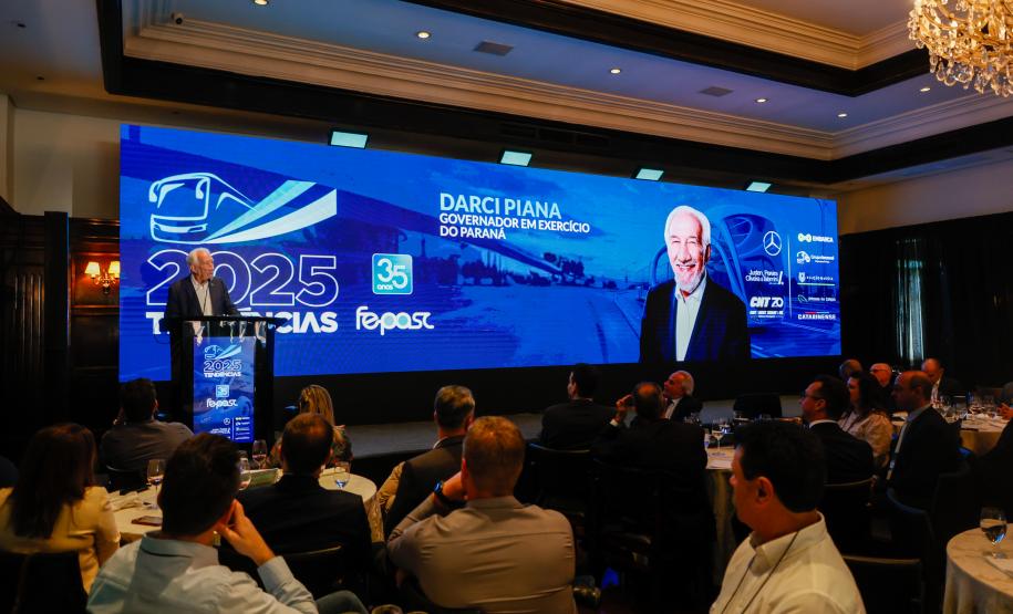 Darci Piana destaca turismo paranaense a empresários do transporte de passageiros